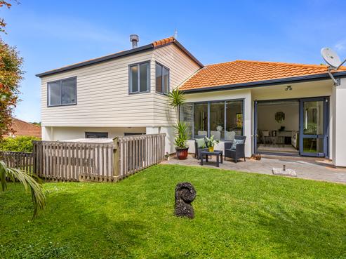 4/8 Kells Place, Botany Downs