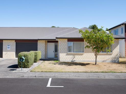 7 Rene Way, Huntington
