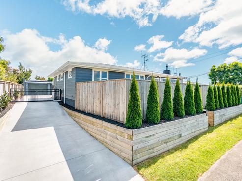 82 Kingswood Road, Brookfield