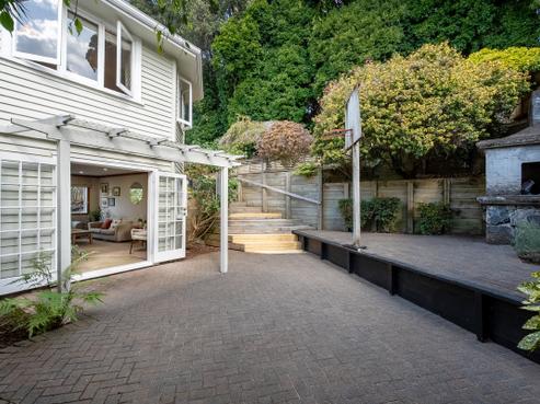 5 Budock Road, Hillsborough