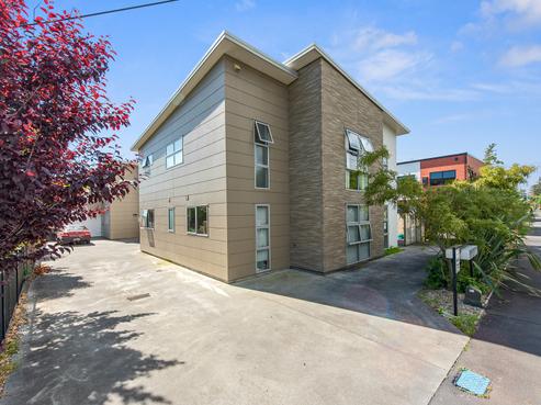 2/167 Knighton Road, Hillcrest