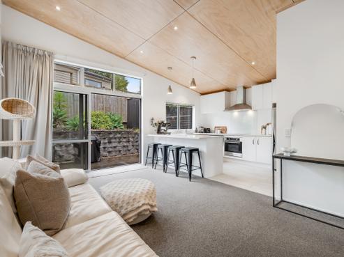 2A Gosford Drive, Botany Downs