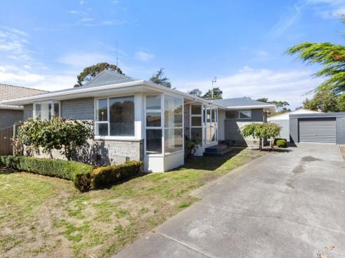 22 Kawau Crescent, Bromley