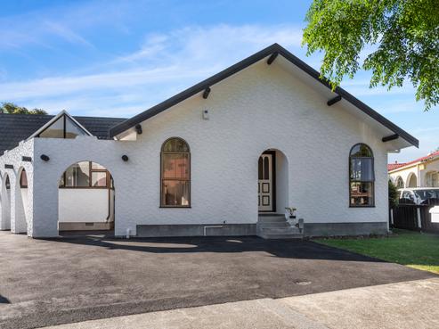 10 Mcenroe Grove, Naenae