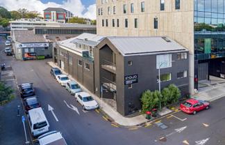 Corner office in central Newmarket