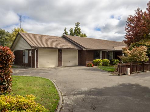 8 Burton Place, Allenton