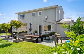 90 Pukehina Parade, Pukehina
