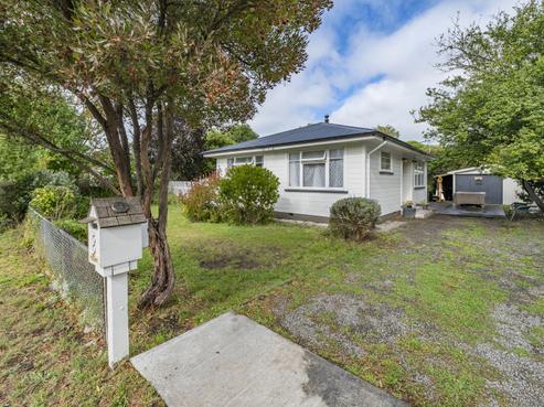 8 Lee Street, Southbridge