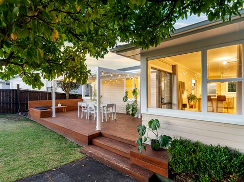 25 Crocombe Crescent, Beach Haven
