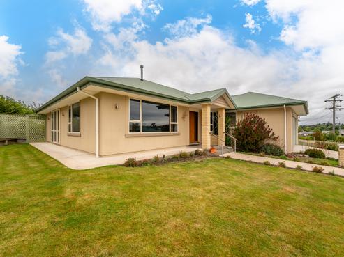 62 Essex Street, Weston