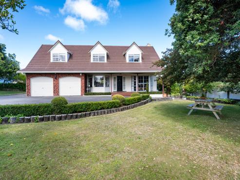 10 Tauroa Road, Havelock North