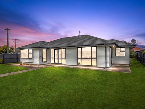 16 Sandy Avenue, New Brighton