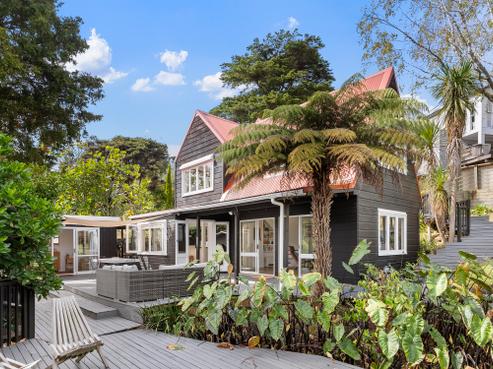 39 Island Bay Road, Beach Haven