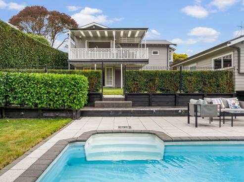 12 Fairholme Avenue, Epsom