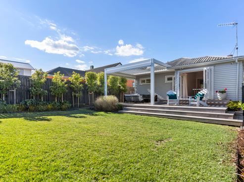 8 Houpara Street, One Tree Hill
