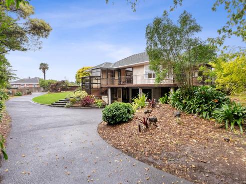 74 Divich Avenue, Te Atatu South