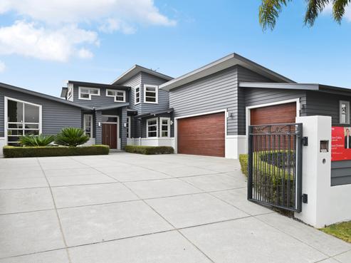 87 Huntington Drive, Huntington