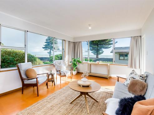 6/27 Beach Road, Paekakariki