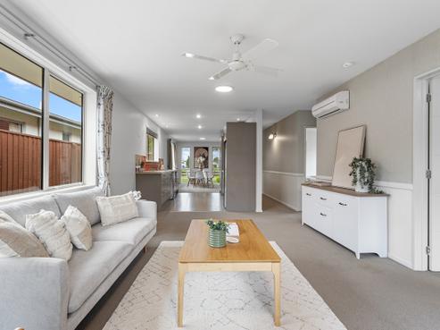 20 Little Oaks Drive, Yaldhurst