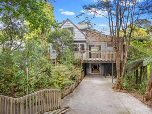 639 Huia Road, Parau