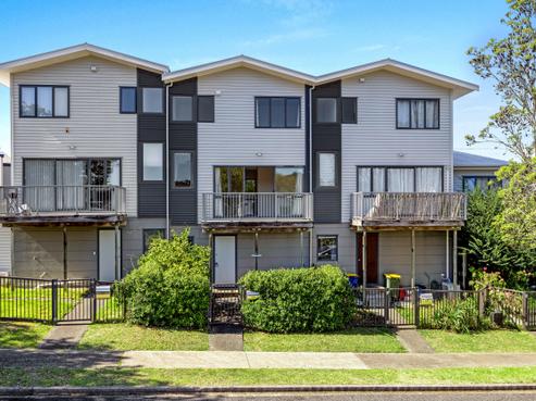 2/5 John Jennings Drive, Oteha