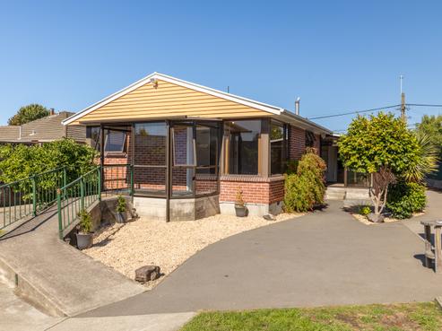 371 Pages Road, Aranui