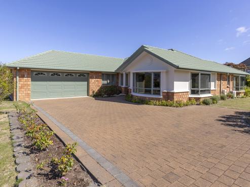 8 Belvedere Grove, Rangatira Park