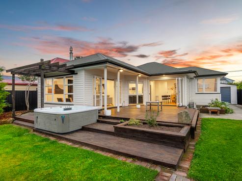 221 Weston Road, Saint Albans