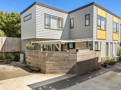 6/4 Edgerton Road, Te Atatu Peninsula