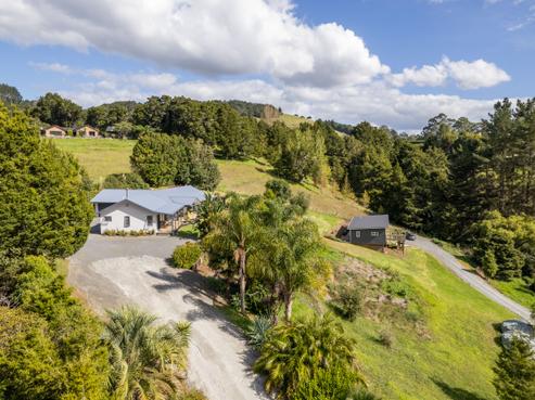 66 Crane Road, Kamo