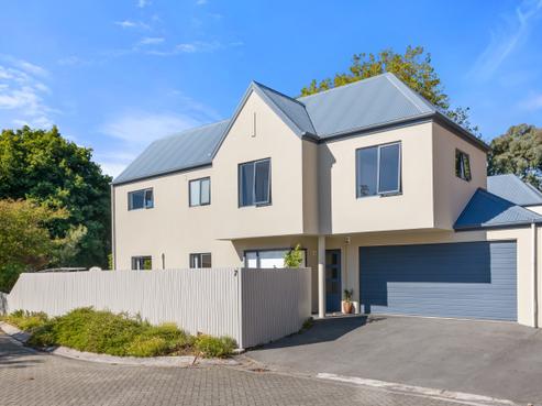 7 Parade Court, Addington