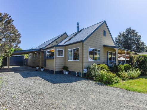 16 Hollis Place, Brightwater