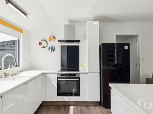 10A College Place, Poike
