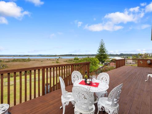 528 Pukehina Parade, Pukehina