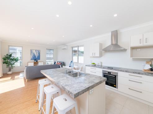 72 Sunstone Crescent, Brown Owl