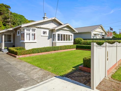 61 Wyndrum Avenue, Waterloo