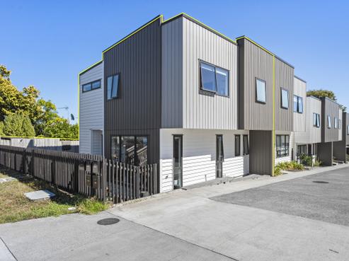 88 Sylvan Crescent, Te Atatu South