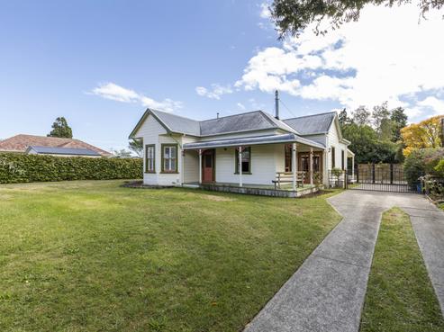 8 Tawa Street, Inglewood