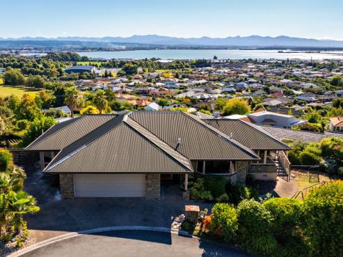 18 Clairmont Heights, Stoke