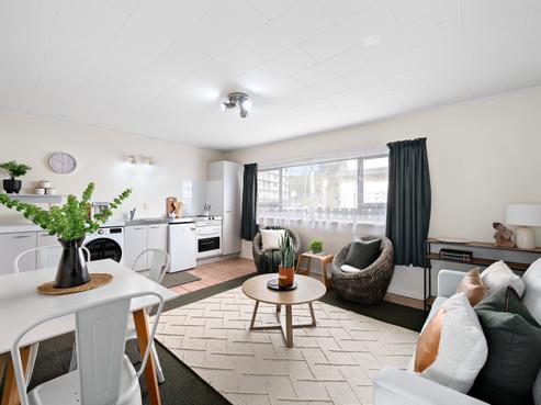 2/52 Russell Terrace, Berhampore