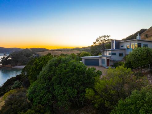 29 Rothschild Terrace, Waiheke Island