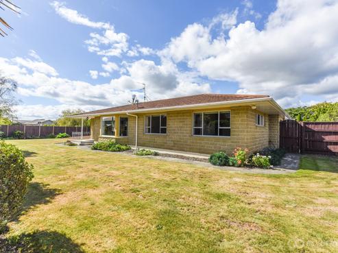 8 Snowden Place, Brightwater