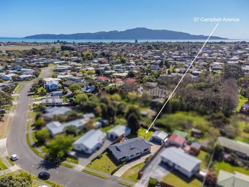 37 Campbell Avenue, Paraparaumu