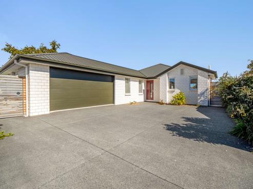 72 Sunline Avenue, Lincoln