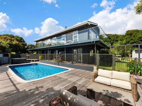 117 Piha Road, Piha