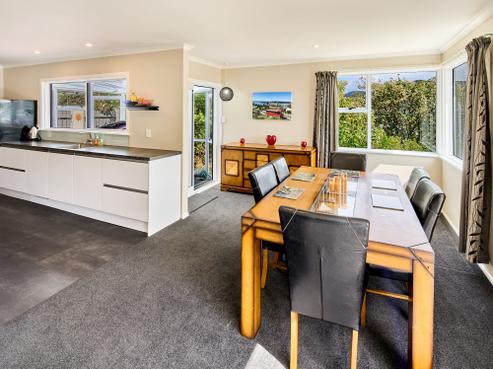 6 Mayfair Place, Tawa
