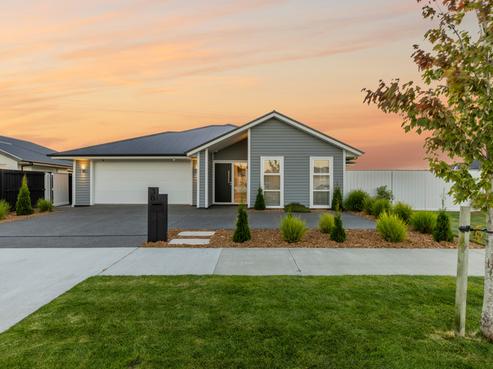 38 McQuillan Avenue, Woodend