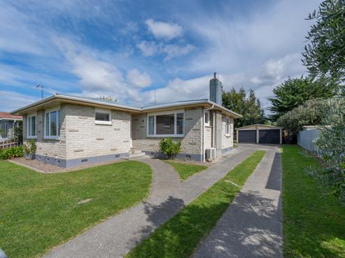 66 Clarence Cox Crescent, Pirimai