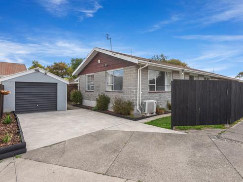 1/11 Farnborough Street, Aranui