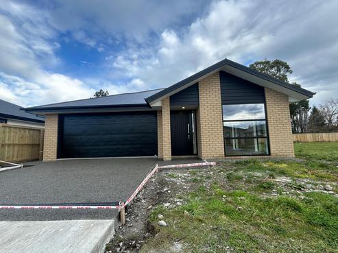 24 Derbridge Street, Ravenswood